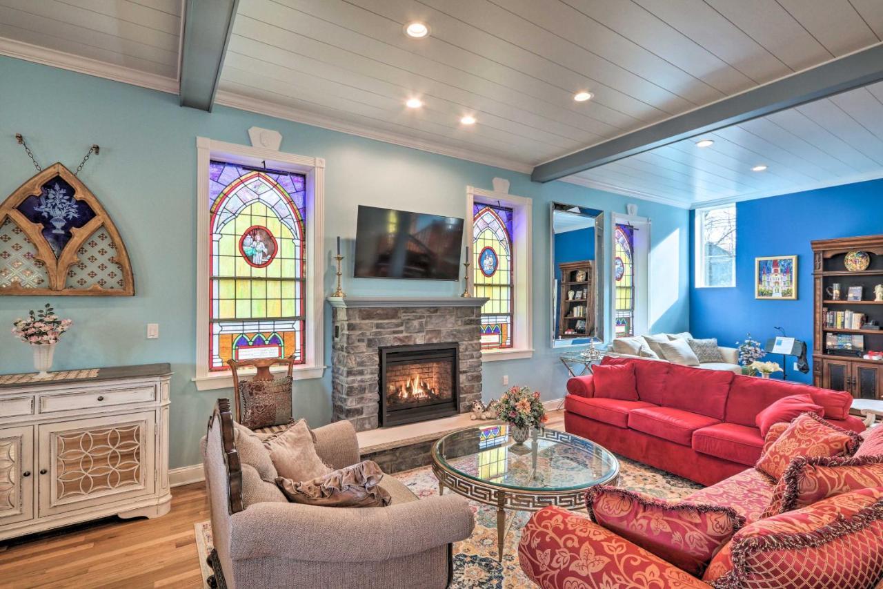 Lakefront Villa With Game Room And Dock In Saylorsburg Exteriör bild