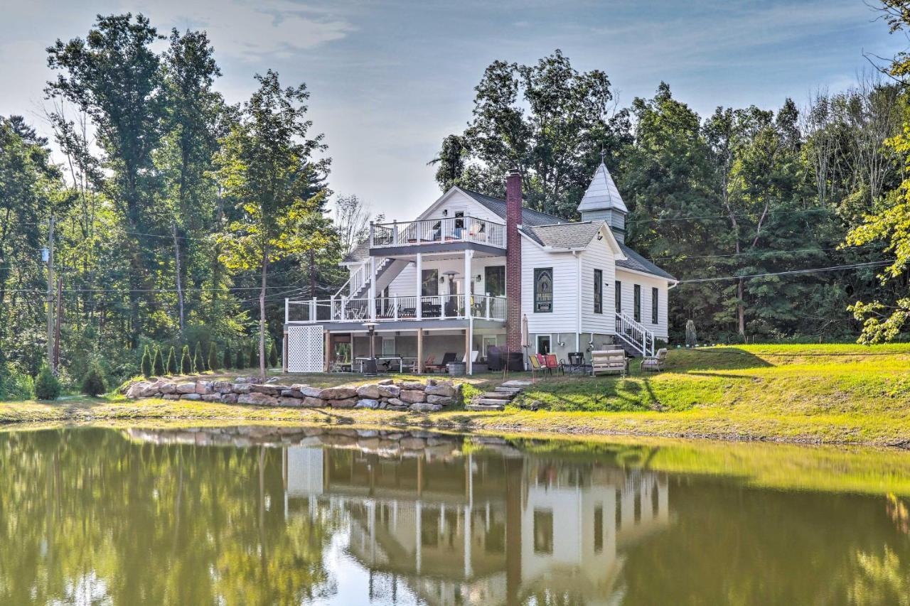 Lakefront Villa With Game Room And Dock In Saylorsburg Exteriör bild