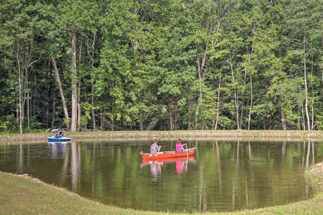Lakefront Villa With Game Room And Dock In Saylorsburg Exteriör bild