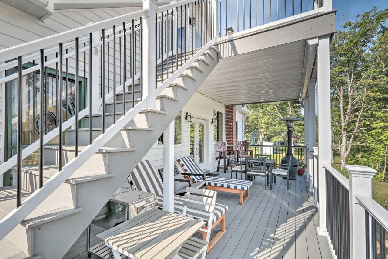 Lakefront Villa With Game Room And Dock In Saylorsburg Exteriör bild
